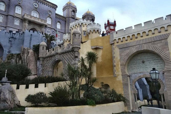pena-palace-and-regaleira-private-tour-all-tickets-included