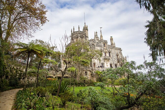 pena-palace-moorish-castle-and-quinta-da-regaleira-walking-tour