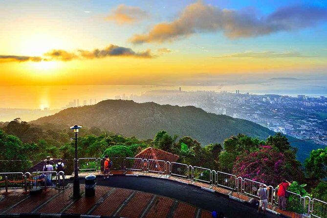 Penang Day Trip with City Tour and Penang Hill (Fast Lane) - Atmosphere and Group Dynamics