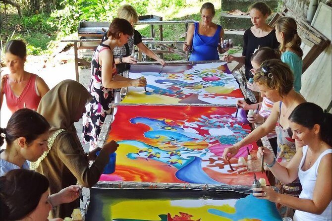 Penang Full Day Tour with Penang Hill, Kek Lok Si & Fruit Farm - Kek Lok Si Temple: Southeast Asia’s Largest Buddhist Complex