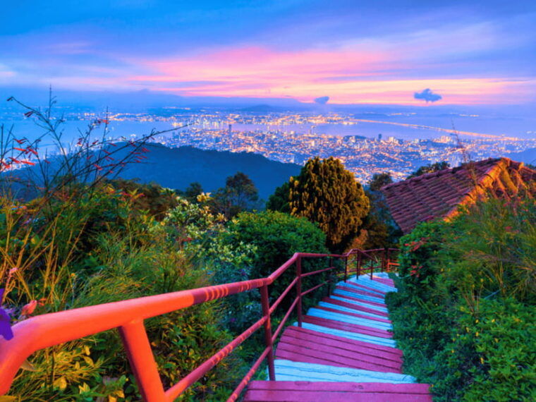 penang-kek-lok-si-temple-and-penang-hill-guided-tour