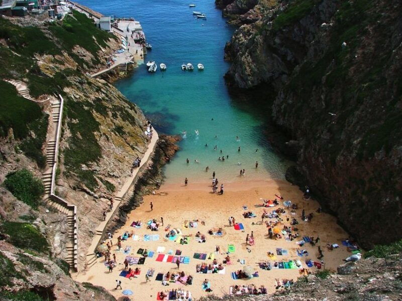 peniche-berlengas-roundtrip-and-glass-bottom-boat-cave-tour