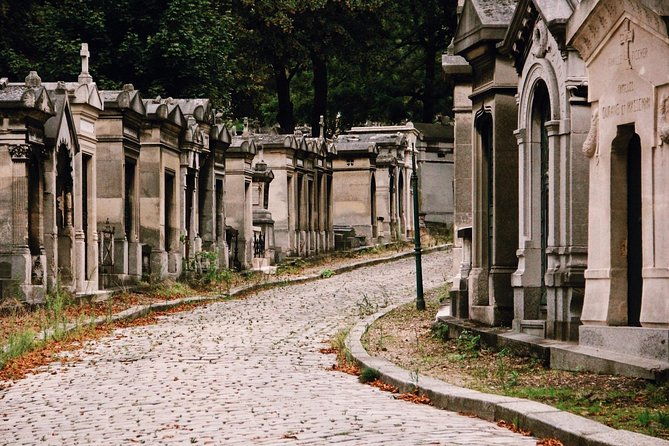 pere-lachaise-cemetery-guided-walking-tour-semi-private-12ppl-max