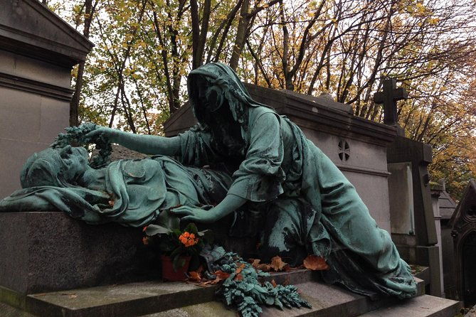 pere-lachaise-cemetery-guided-walking-tour-semi-private-12ppl-max