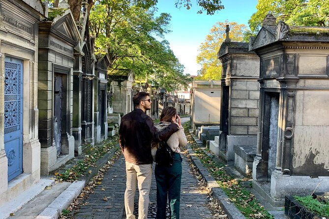 pere-lachaise-cemetery-private-walking-tour
