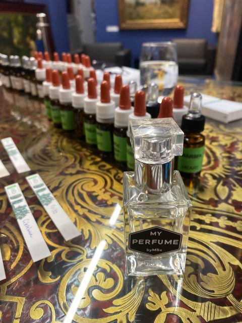 perfume-creating-workshop-in-the-city-center