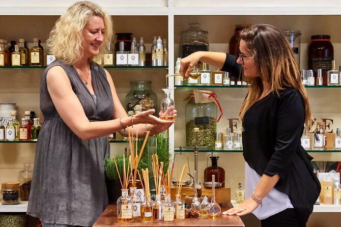perfume-making-workshop-in-the-heart-of-florence-3