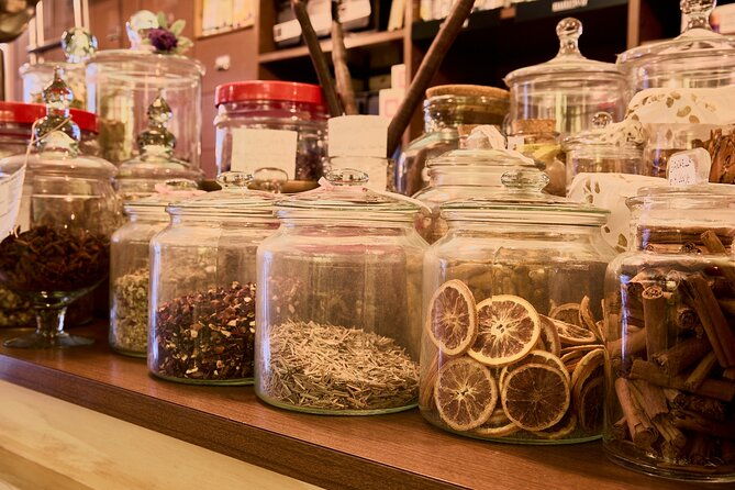 perfume-making-workshop-in-the-heart-of-florence-3