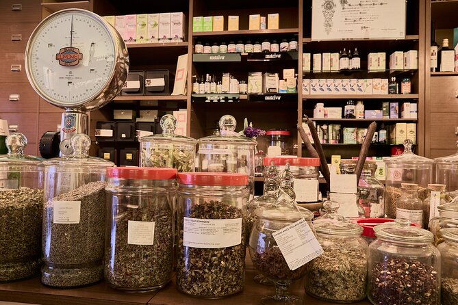 perfume-making-workshop-in-the-heart-of-florence-3