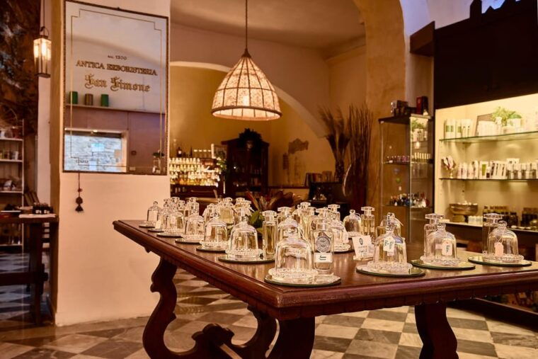 perfume-making-workshop-in-the-heart-of-florence-4