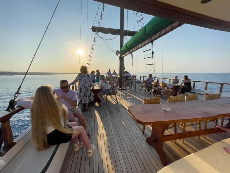 Pernera: Golden Hour Sunset Cruise - The onboard experience: comfort and entertainment