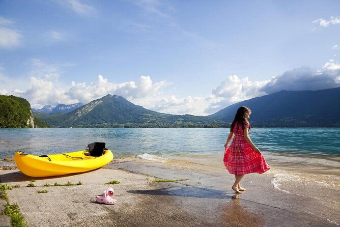 perouges-annecy-private-day-trip-with-food-tasting-from-lyon-2