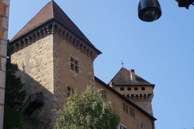 perouges-annecy-private-day-trip-with-food-tasting-from-lyon-2