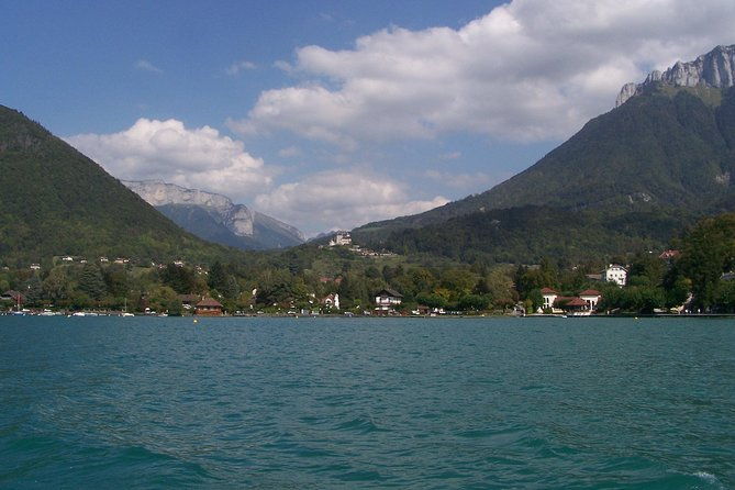 perouges-annecy-private-day-trip-with-food-tasting-from-lyon-2