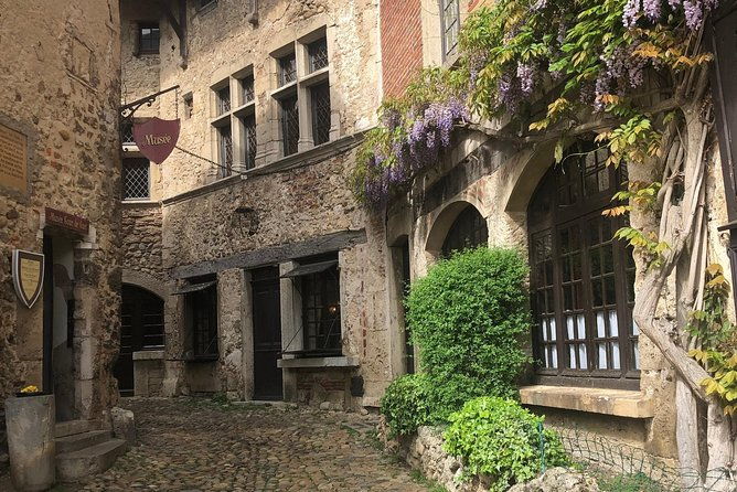 perouges-medieval-village-private-trip-with-tasting-from-lyon