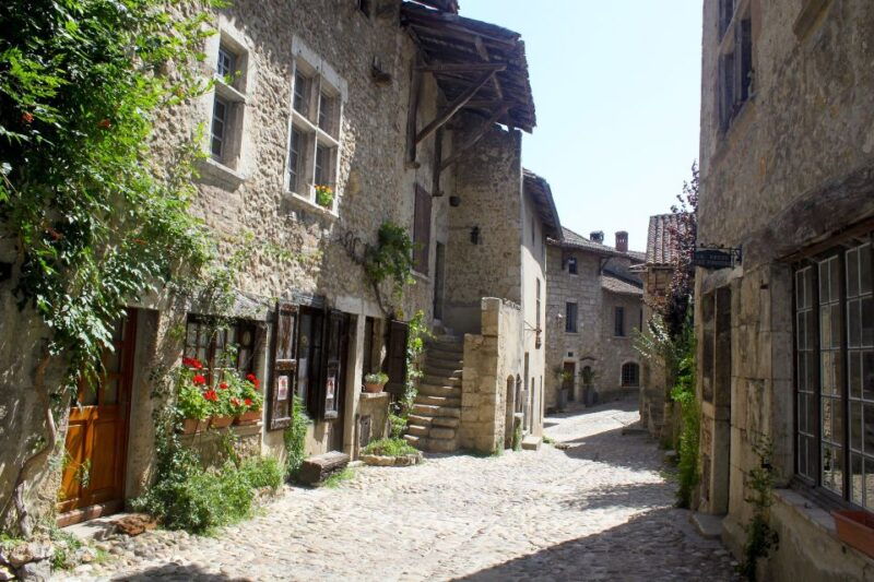 perouges-private-guided-tour-of-the-medieval-village