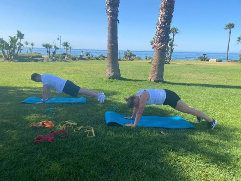 personal-group-fitness-training-by-the-beach