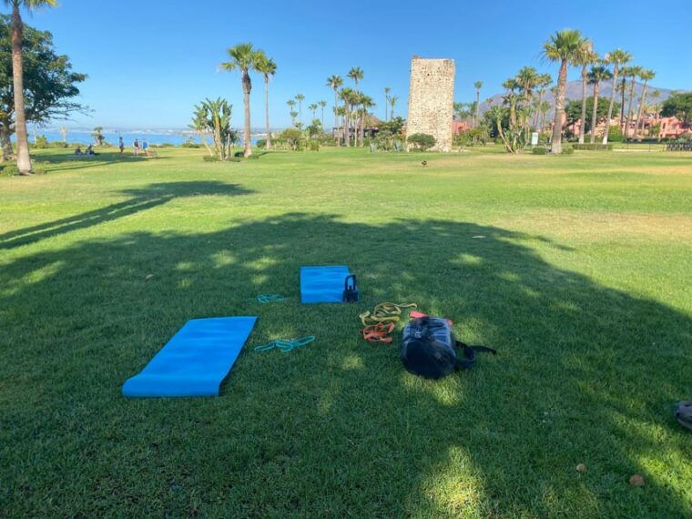 personal-group-fitness-training-by-the-beach