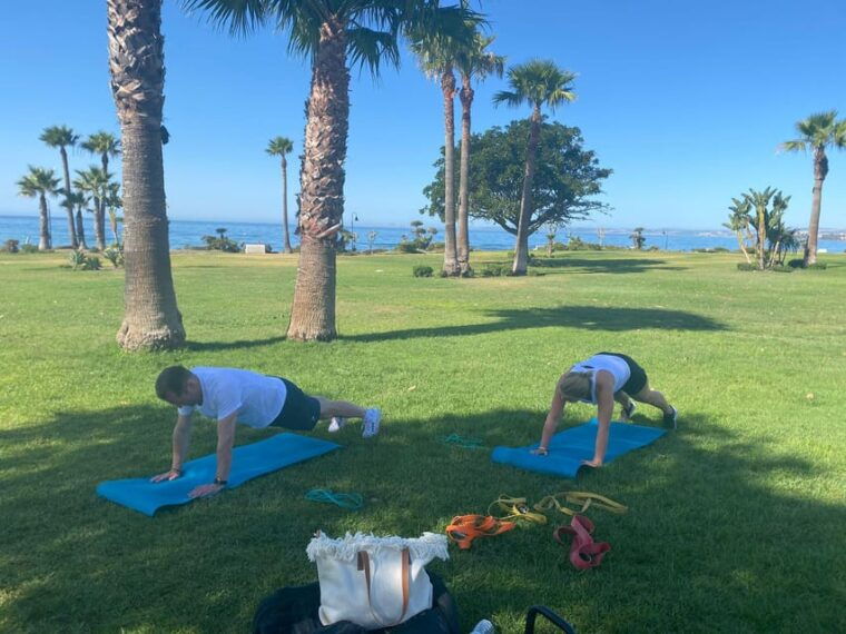 personal-group-fitness-training-by-the-beach