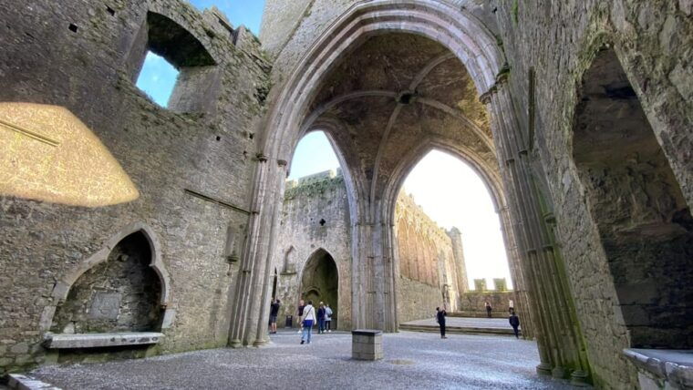personal-tour-from-dublin-rock-of-cashel-cahir-castle-more