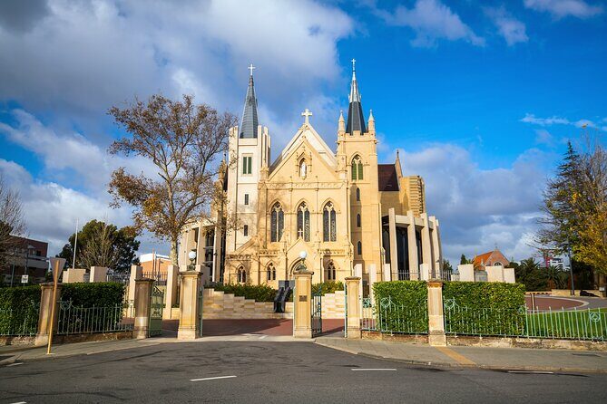 Perth Historic Downtown Smartphone Guided GPS Audio Walking Tour - An In-Depth Look at Perths Historic Downtown Tour