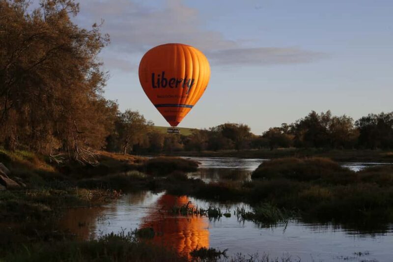 Perth to Northam: Balloon flight including shuttle bus - The Journey Begins: Convenient Transportation from Perth