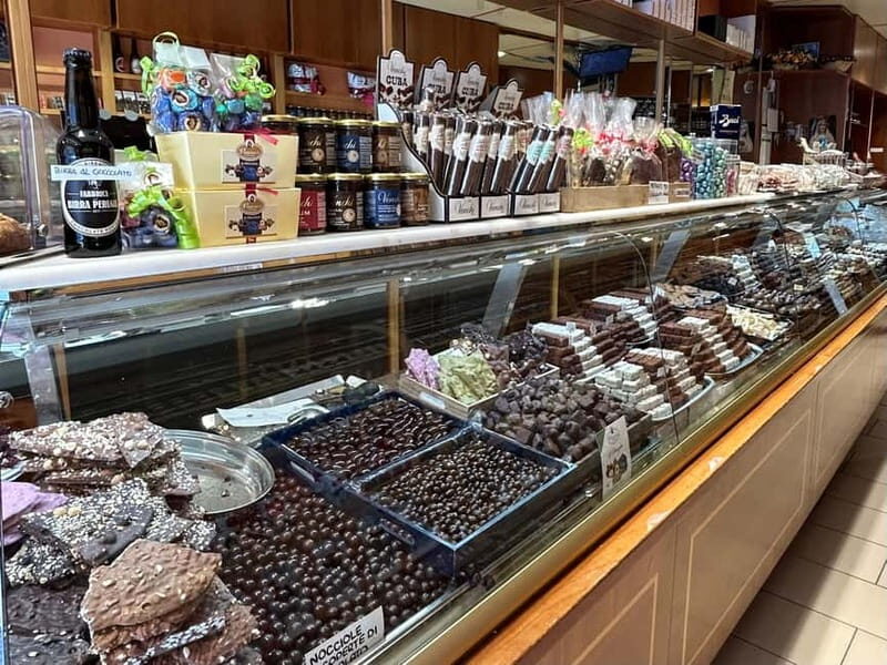 Perugia: Sunset Walking Tour with Chocolate/Gelato Tasting - Key Points