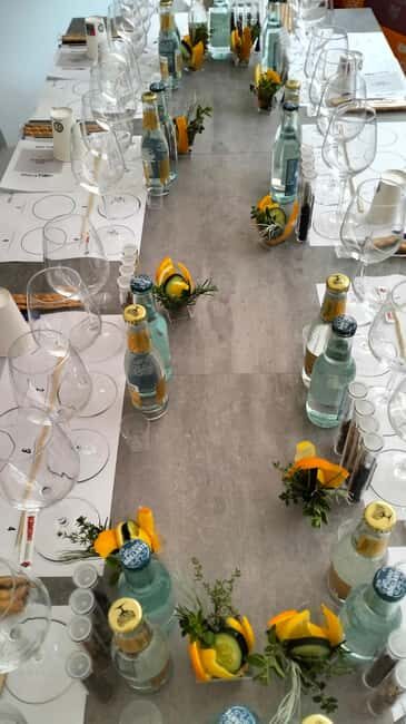 Peschiera del Garda: Italian Gin tasting - Key Points
