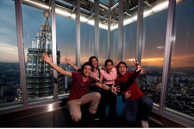 Petronas Twin Tower Skybridge View & Dining Experience Tour with Local Host - Discover the Petronas Twin Tower Skybridge and Dining Experience in Kuala Lumpur