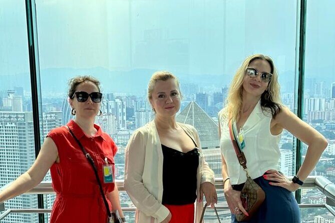 Petronas Twin Tower Skybridge View & Dining Experience Tour with Local Host - FAQs