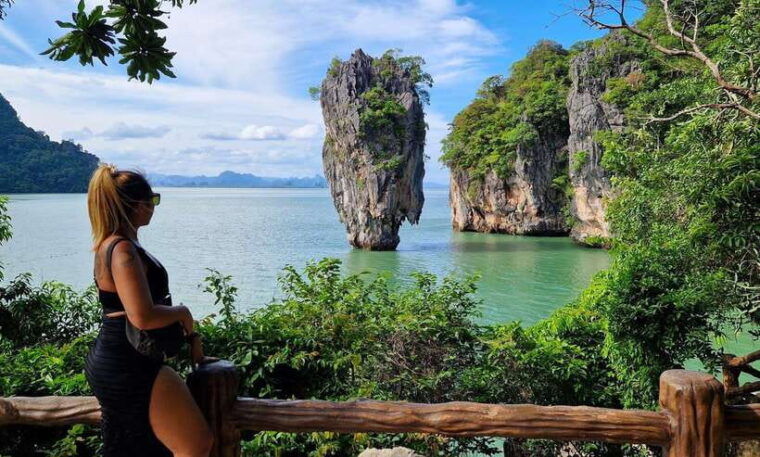 phang-nga-private-longtail-boat-to-james-bond-koh-panyi
