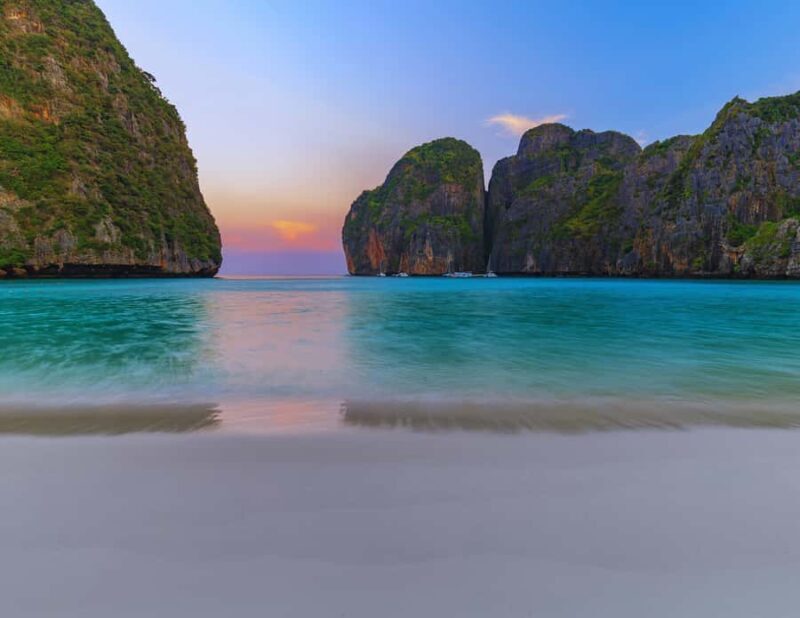 Phi Phi & 4 Islands sunset tour plus bioluminescent plankton - Key Points