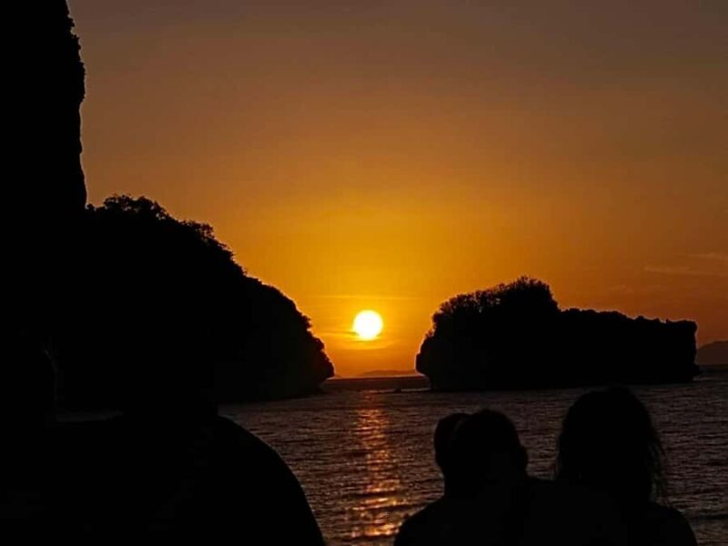 Phi Phi & 4 Islands sunset tour plus bioluminescent plankton - Who Should Consider This Tour?