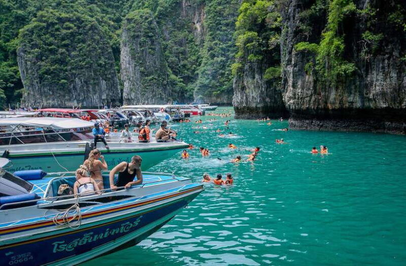phi-phi-early-morning-speed-boat-to-maya-bay