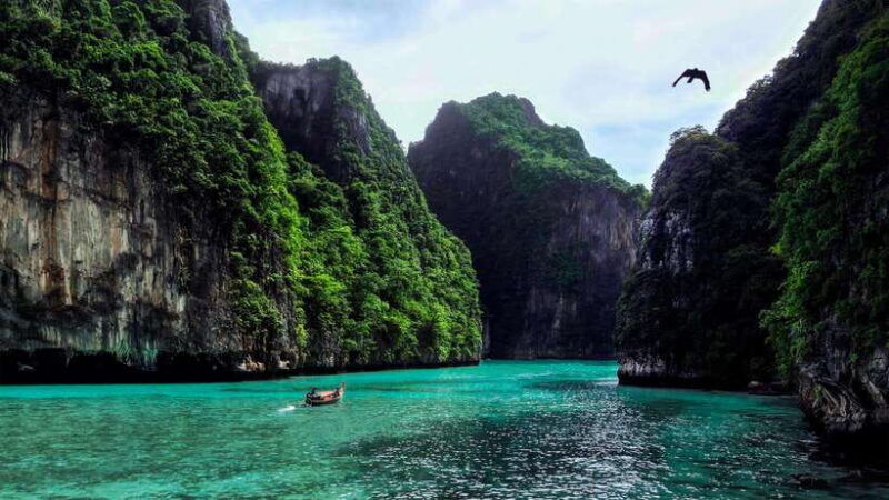 phi-phi-exclusive-half-day-longtail-boat-to-maya-bay
