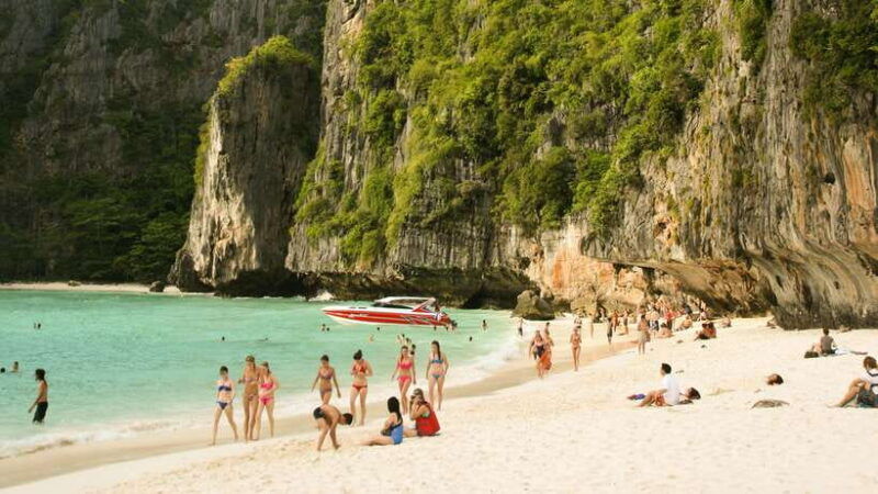phi-phi-exclusive-half-day-longtail-boat-to-maya-bay