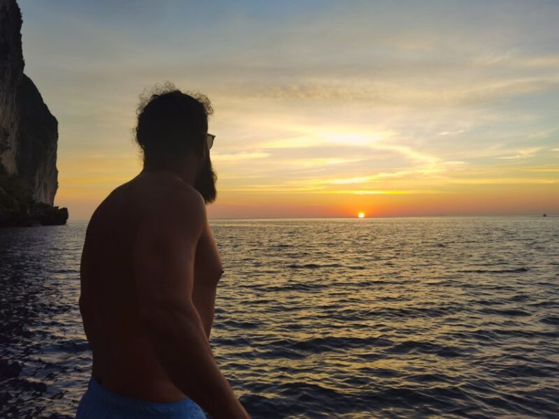 Phi Phi: Full-Day Tour w/ Maya Bay, Lunch, Sunset & Plankton - Who Should Consider This Tour?