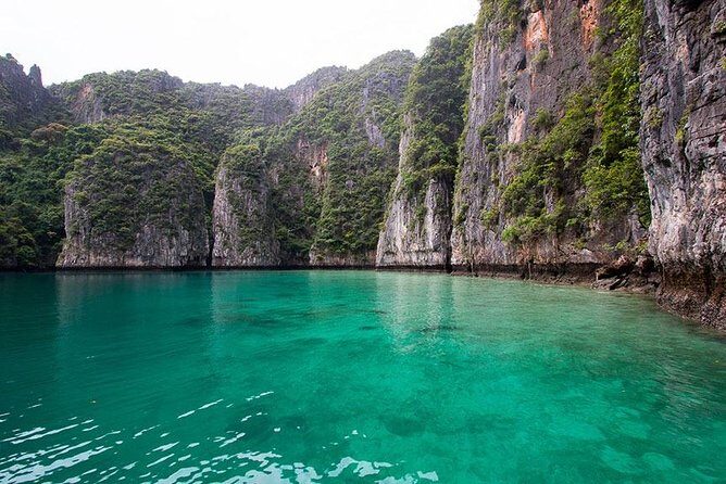Phi Phi Islands Tour First Class By Royal Jet Cruiser From Phuket - FAQs