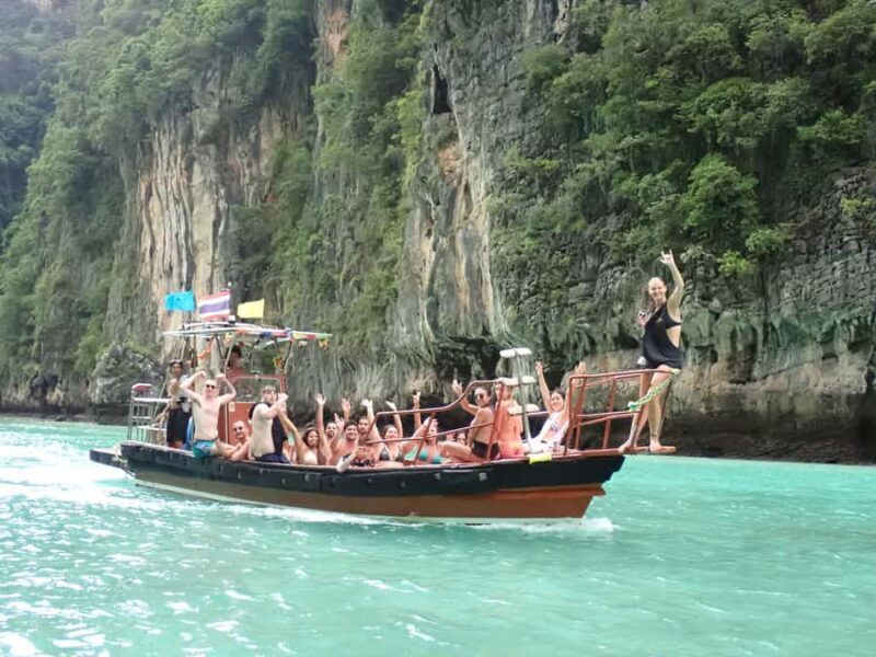 Phi Phi: Pirate Boat with Snorkeling, Kayaking, and Party - Food and Drinks: Refreshing and Tasty
