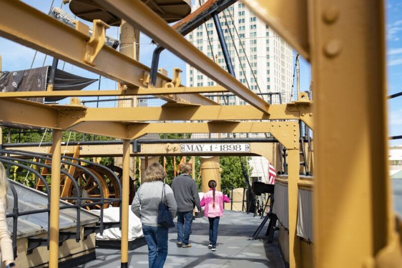 philadelphia-independence-seaport-museum-and-uss-olympia