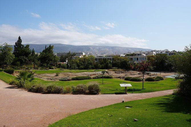 philosophy-experiential-workshop-at-aristotles-lyceum-athens