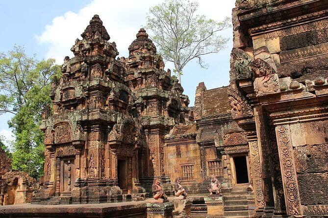 Phnom Kulen Waterfall & Banteay Srei Tour - Discovering the Phnom Kulen Waterfall & Banteay Srei Tour