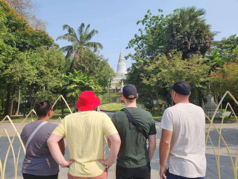 phnom-penh-city-tour-with-s21-and-killing-fields