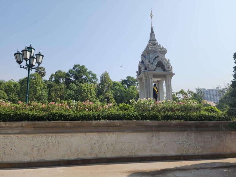 phnom-penh-city-tour-with-s21-and-killing-fields