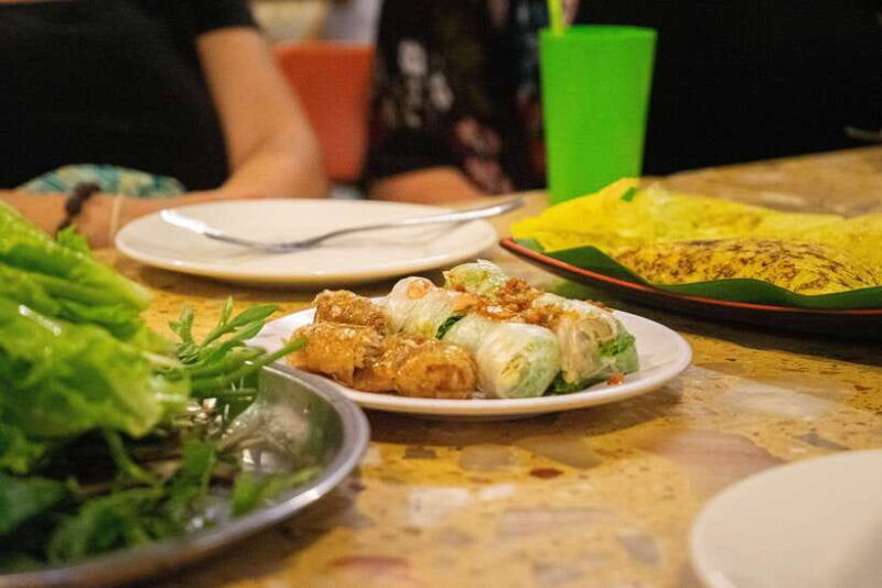 phnom-penh-evening-food-tour-with-drinks-tuk-tuk-included