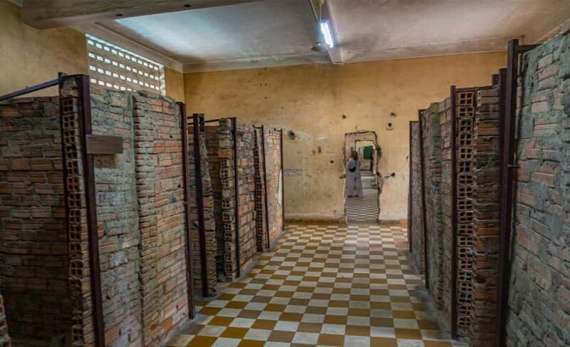Phnom Penh: Haft-Day to Tuol Sleng Museum & Killing Field - Authentic Experiences and Insights from Reviewers