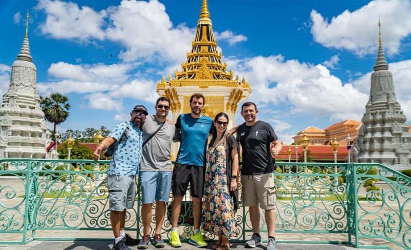 Phnom Penh: Highlights Tour Including National Museum - Exploring the Highlights of Phnom Penh