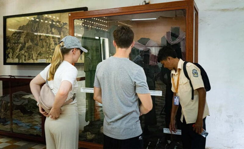 phnom-penh-historical-sites-tour-by-tuk-tuk