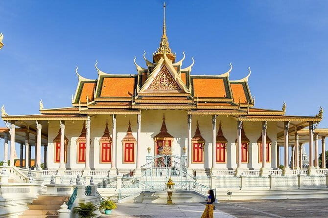 Phnom Penh Hop-on Hop-off Highlight Tour including Killing Fields - FAQs