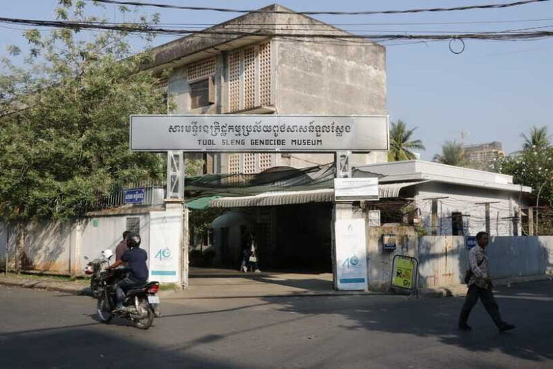 phnom-penh-killing-field-toul-sleng-prison-tour